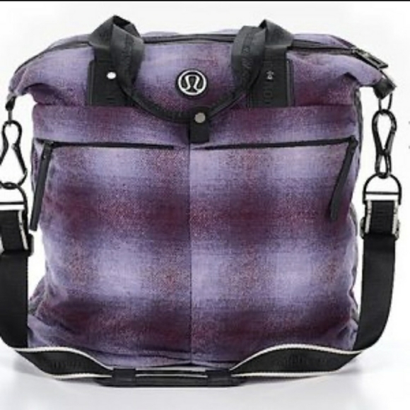 Lululemon fast in flight tote carry on gym bag